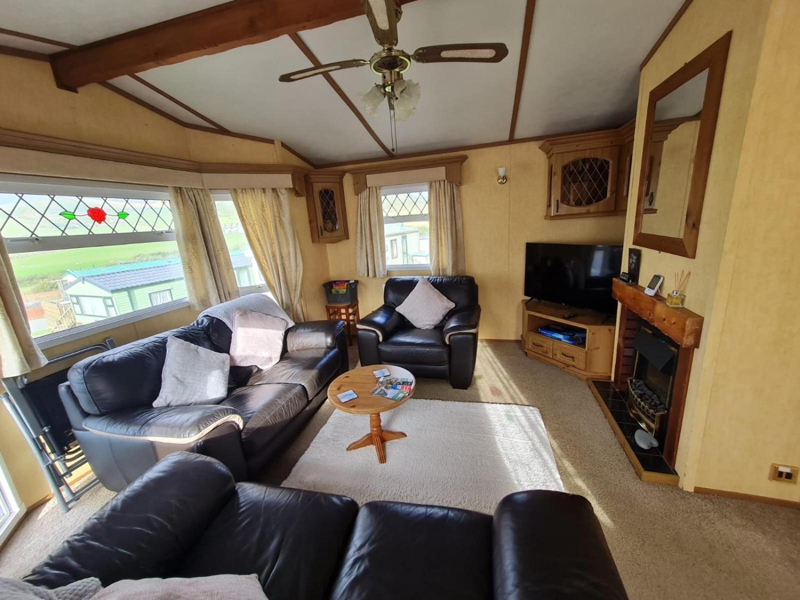 Spacious Luxury Escape With Sea Views And Pet Friendly At Clarach Bay Aberystwyth Exterior foto